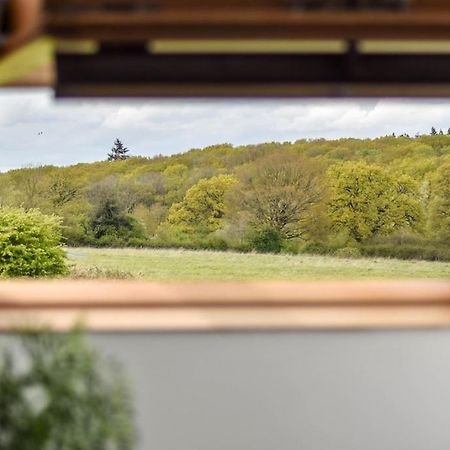 The Lookout At Cloatley Meadow Lägenhet Hankerton Exteriör bild